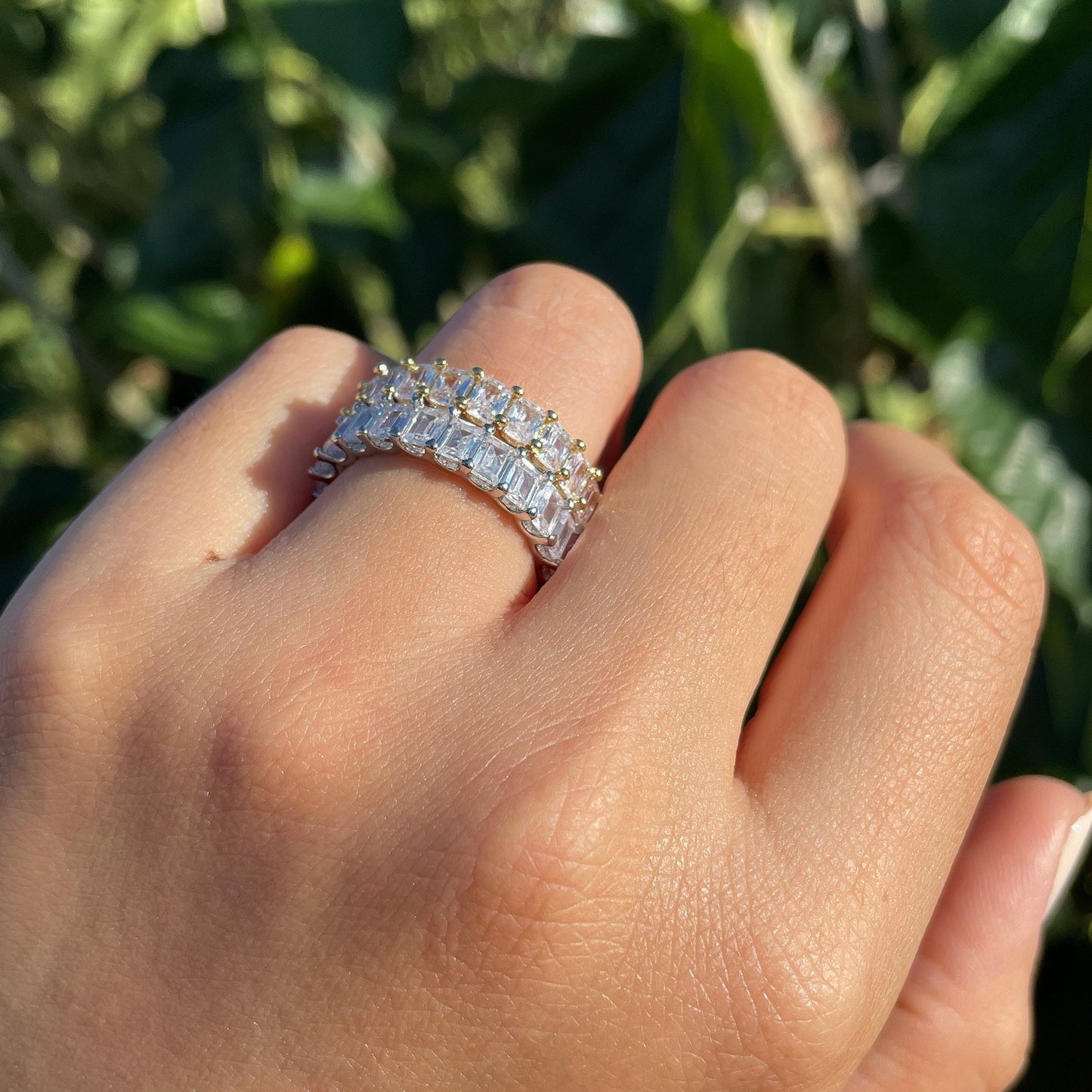 Alianza de eternidad con diamantes baguette