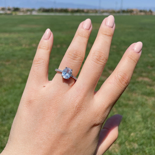 Anillo de bodas con corona real vintage de diamantes ovalados