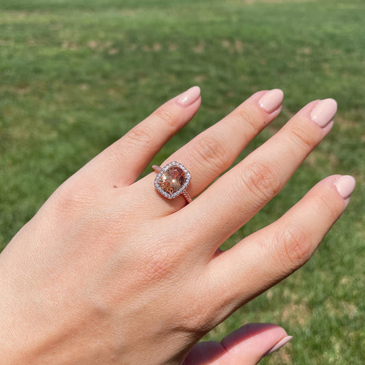 Anillo con halo de champán en oro rosa