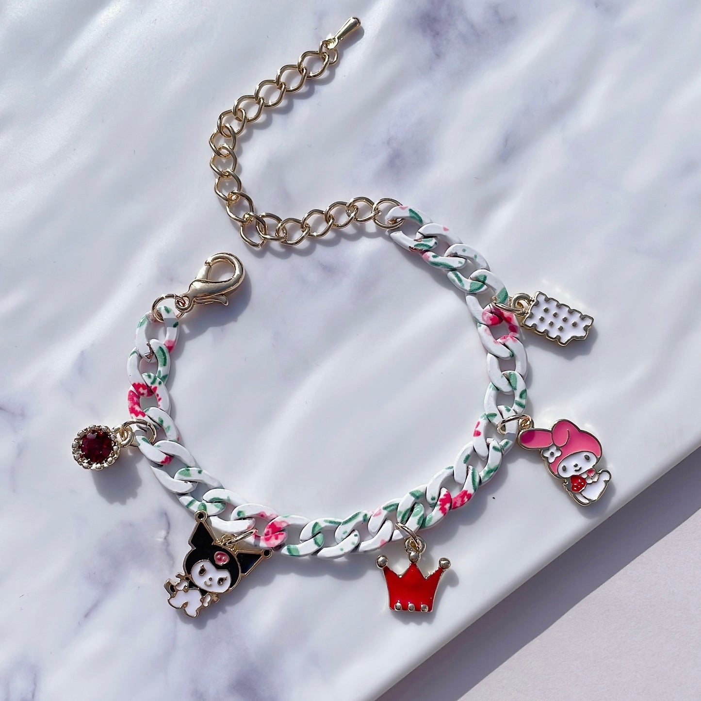 Pulsera de cadena floral de amigos traviesos | Banda ajustable con dijes | Serie Amistad | Decoración colgante con dijes | Lindo colgante de esmalte